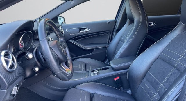 MERCEDES-BENZ A 200 Night Star 7G-DCT