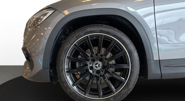 MERCEDES-BENZ GLA 220 d AMG Line 4Matic