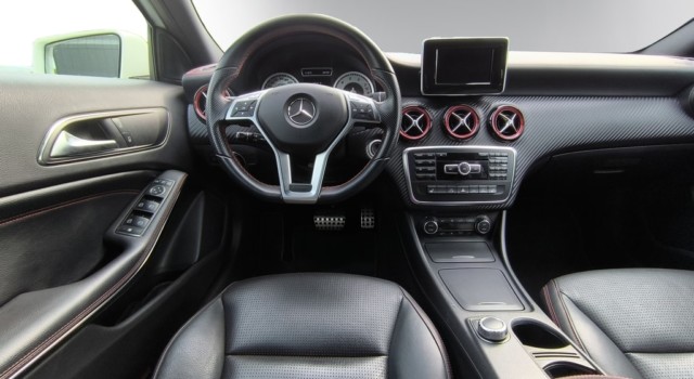 MERCEDES-BENZ A 250 Sport