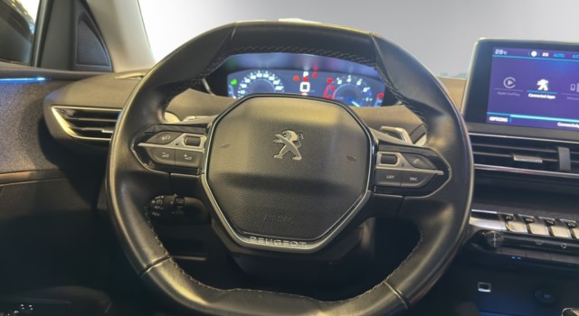 PEUGEOT 3008 1.2 PureTech Allure