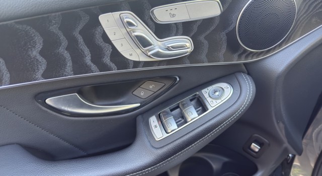 MERCEDES-BENZ GLC 220 d AMG Line 4Matic