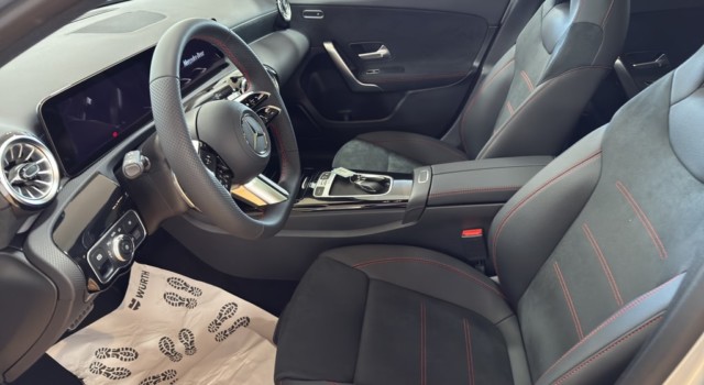 MERCEDES-BENZ A 220 4Matic 8G-DCT