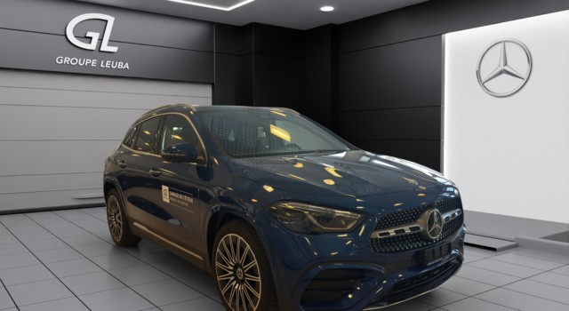 MERCEDES-BENZ GLA 200 Night Star 7G-DCT
