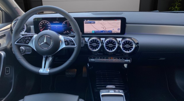 MERCEDES-BENZ A 250 e 8G-DCT