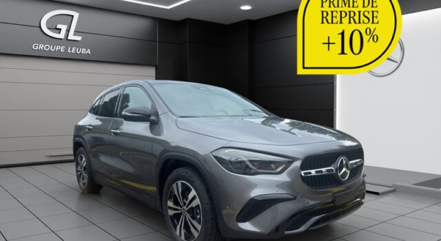 MERCEDES-BENZ GLA 200 Night Star 7G-DCT
