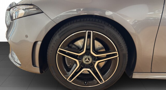 MERCEDES-BENZ A 220 AMG Line 7G-DCT 4Matic