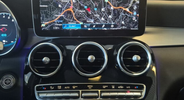 MERCEDES-BENZ GLC 300 e AMG Line 4Matic