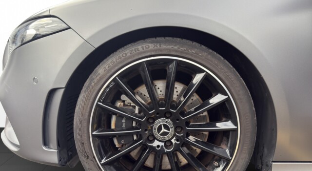 MERCEDES-BENZ A 250 AMG Line