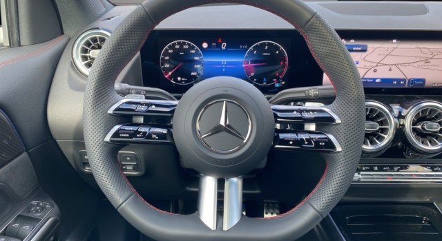 MERCEDES-BENZ GLA 220 d 4Matic 8G-DCTSwiss Star