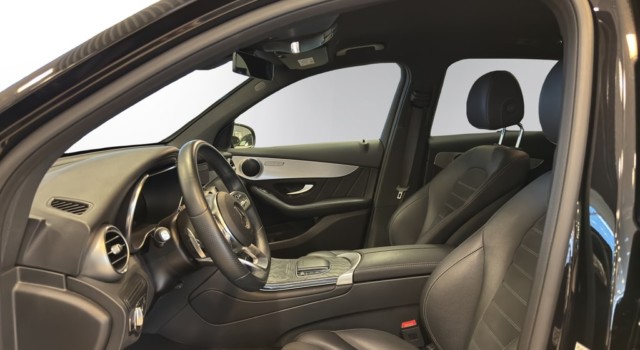 MERCEDES-BENZ GLC 300 e AMG Line 4Matic