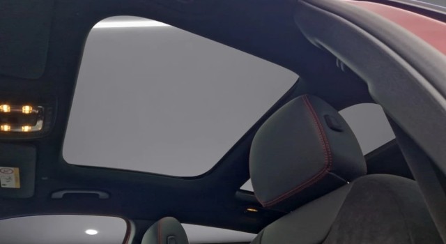 MERCEDES-BENZ EQB 350 66,5 kWh 4Matic Swiss Star