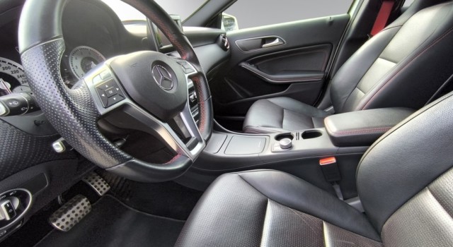 MERCEDES-BENZ A 250 Sport