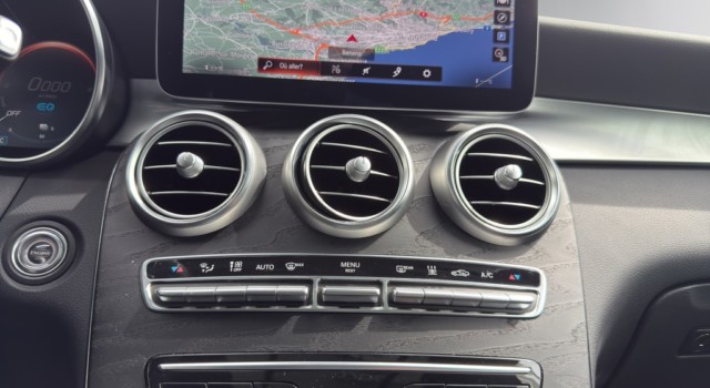 MERCEDES-BENZ GLC 300 e AMG Line 4Matic