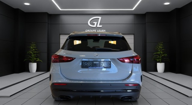 MERCEDES-BENZ GLA 200 Night Star 7G-DCT