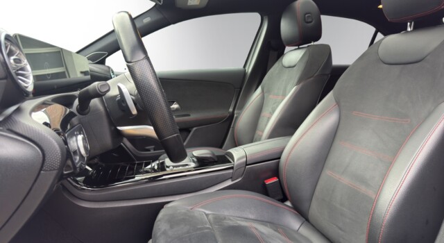 MERCEDES-BENZ A 250 AMG Line