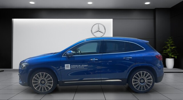 MERCEDES-BENZ GLA 200 7G-DCT