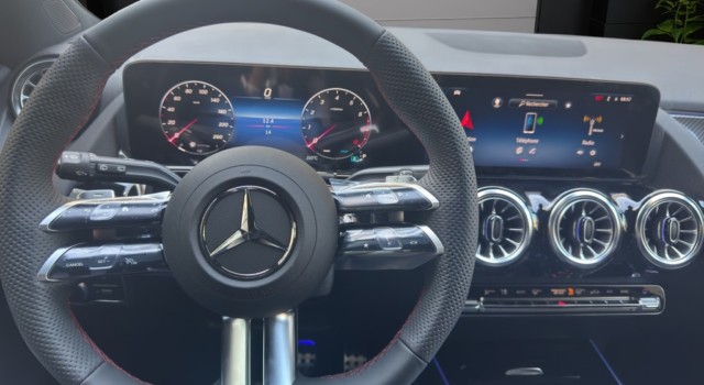 MERCEDES-BENZ GLA 220 4Matic 8G-DCT