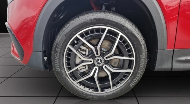 MERCEDES-BENZ EQB 350 66,5 kWh 4Matic Swiss Star