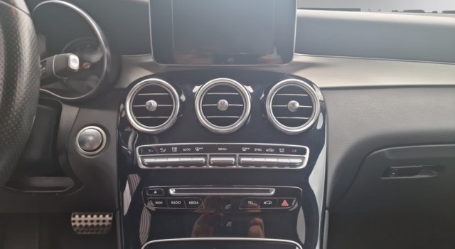 MERCEDES-BENZ GLC 250 AMG Line 4Matic