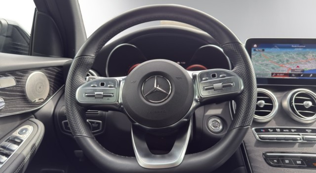 MERCEDES-BENZ GLC 300 e AMG Line 4Matic