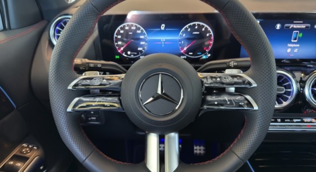 MERCEDES-BENZ GLA 250 4Matic 8G-DCT Swiss Star