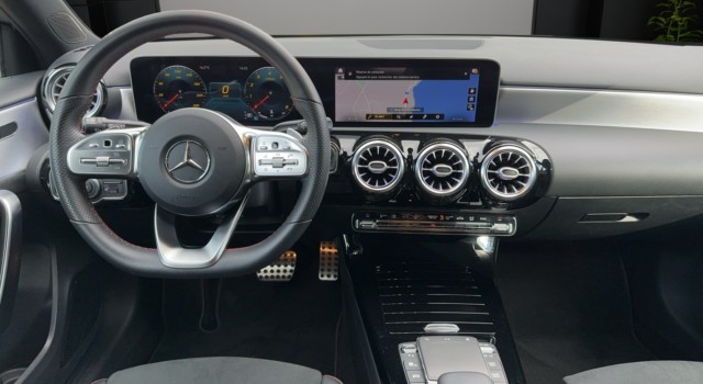 MERCEDES-BENZ A 200 AMG Line 7G-DCT