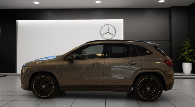 MERCEDES-BENZ GLA 250 4Matic 8G-DCT