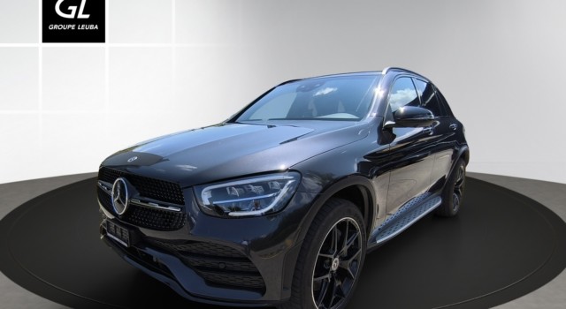 MERCEDES-BENZ GLC 300 e AMG Line 4Matic