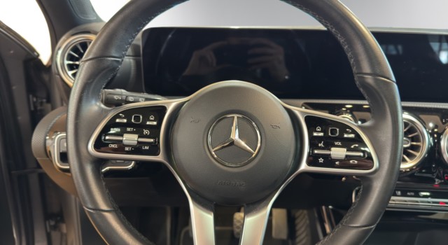 MERCEDES-BENZ A 180 Night Star AMG Line