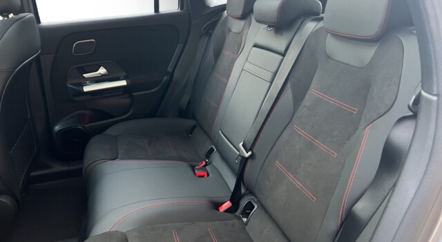 MERCEDES-BENZ EQA 350 66,5 kWh 4Matic Excellence