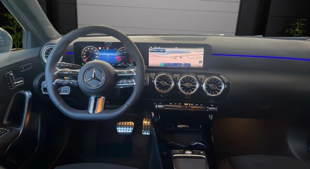 MERCEDES-BENZ A 200 Night Star 7G-DCT