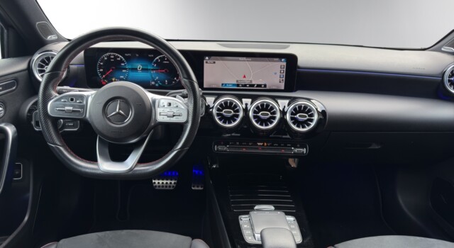 MERCEDES-BENZ A 250 AMG Line