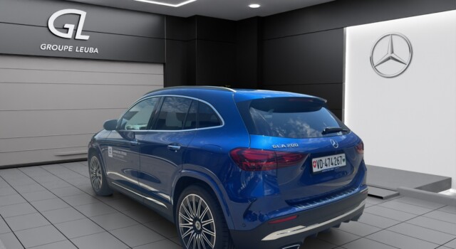 MERCEDES-BENZ GLA 200 7G-DCT