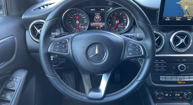 MERCEDES-BENZ A 200 Night Star 7G-DCT