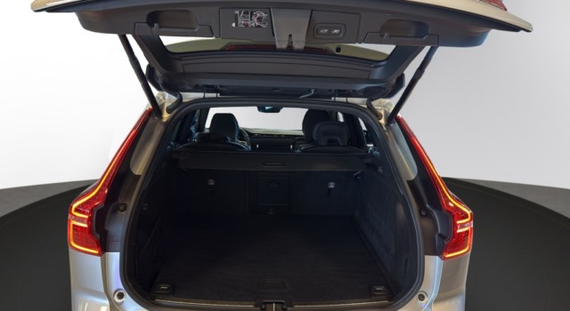 VOLVO XC60 B4 D AWD R-Design