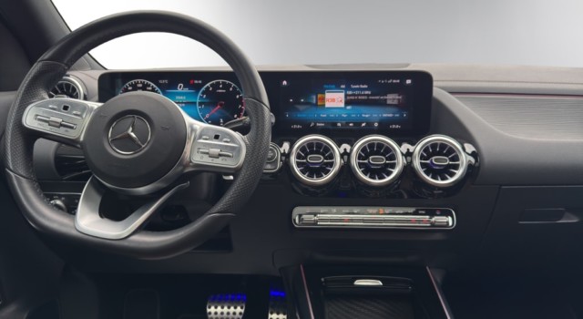 MERCEDES-BENZ GLA 250 AMG Line 4Matic