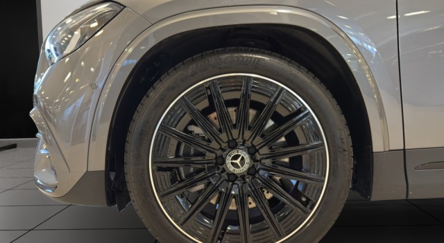 MERCEDES-BENZ GLA 250 4Matic 8G-DCT