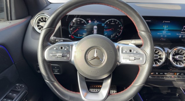 MERCEDES-BENZ GLA 200 AMG Line