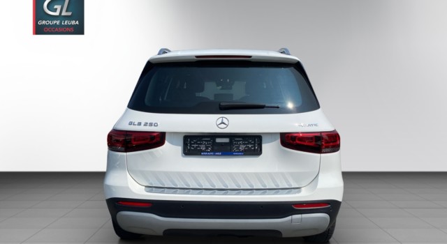 MERCEDES-BENZ GLB 250 Style 4 MATIC