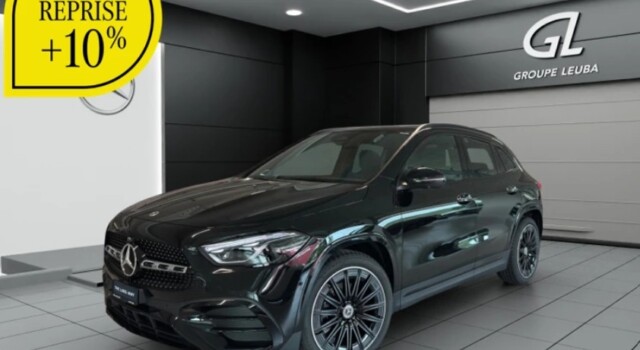 MERCEDES-BENZ GLA 200 7G-DCT