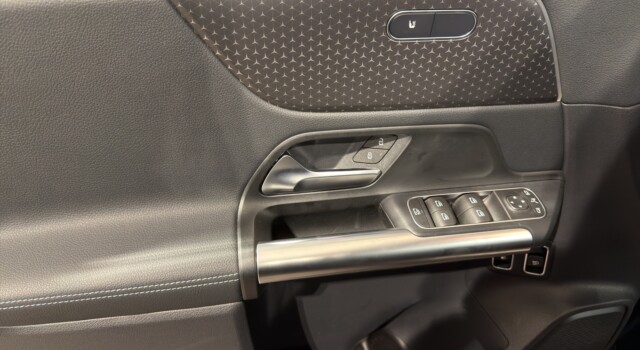 MERCEDES-BENZ GLA 250 e EQ Star 8G-DCT