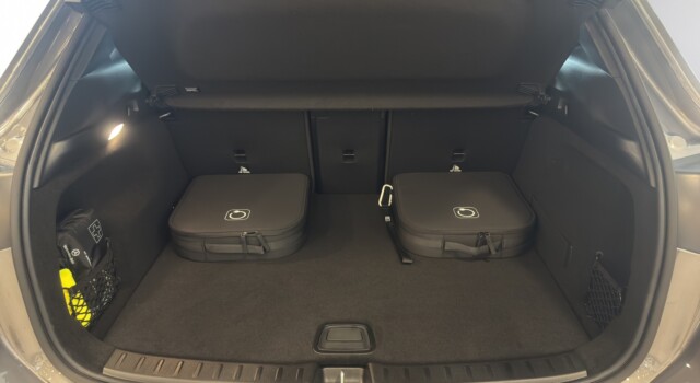 MERCEDES-BENZ EQA 350 66,5 kWh 4Matic Excellence