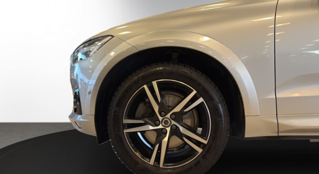VOLVO XC60 B4 D AWD R-Design