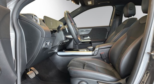 MERCEDES-BENZ GLA 220 d AMG Line 4Matic