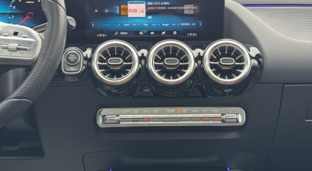 MERCEDES-BENZ GLA 250 AMG Line 4Matic