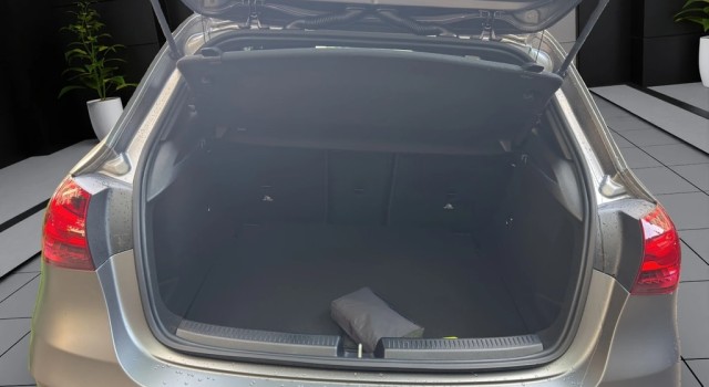 MERCEDES-BENZ A 200 Night Star 7G-DCT