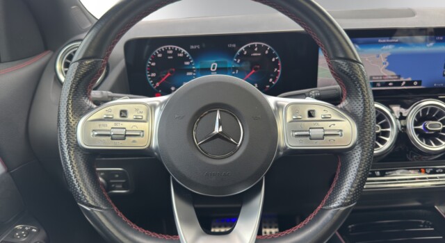 MERCEDES-BENZ GLA 250 4Matic AMG Line 8G-DCT