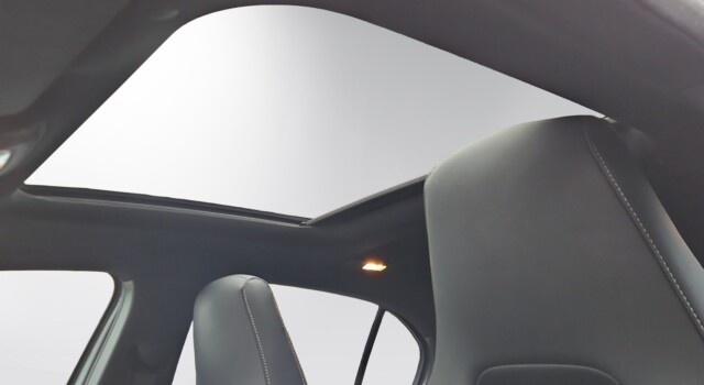 MERCEDES-BENZ A 200 AMG Line