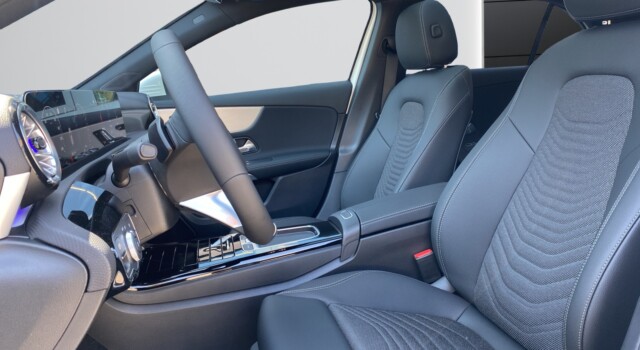 MERCEDES-BENZ A 250 e 8G-DCT