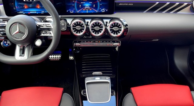 MERCEDES-BENZ A 35 AMG A AMG 35 4Matic 8G-DCT